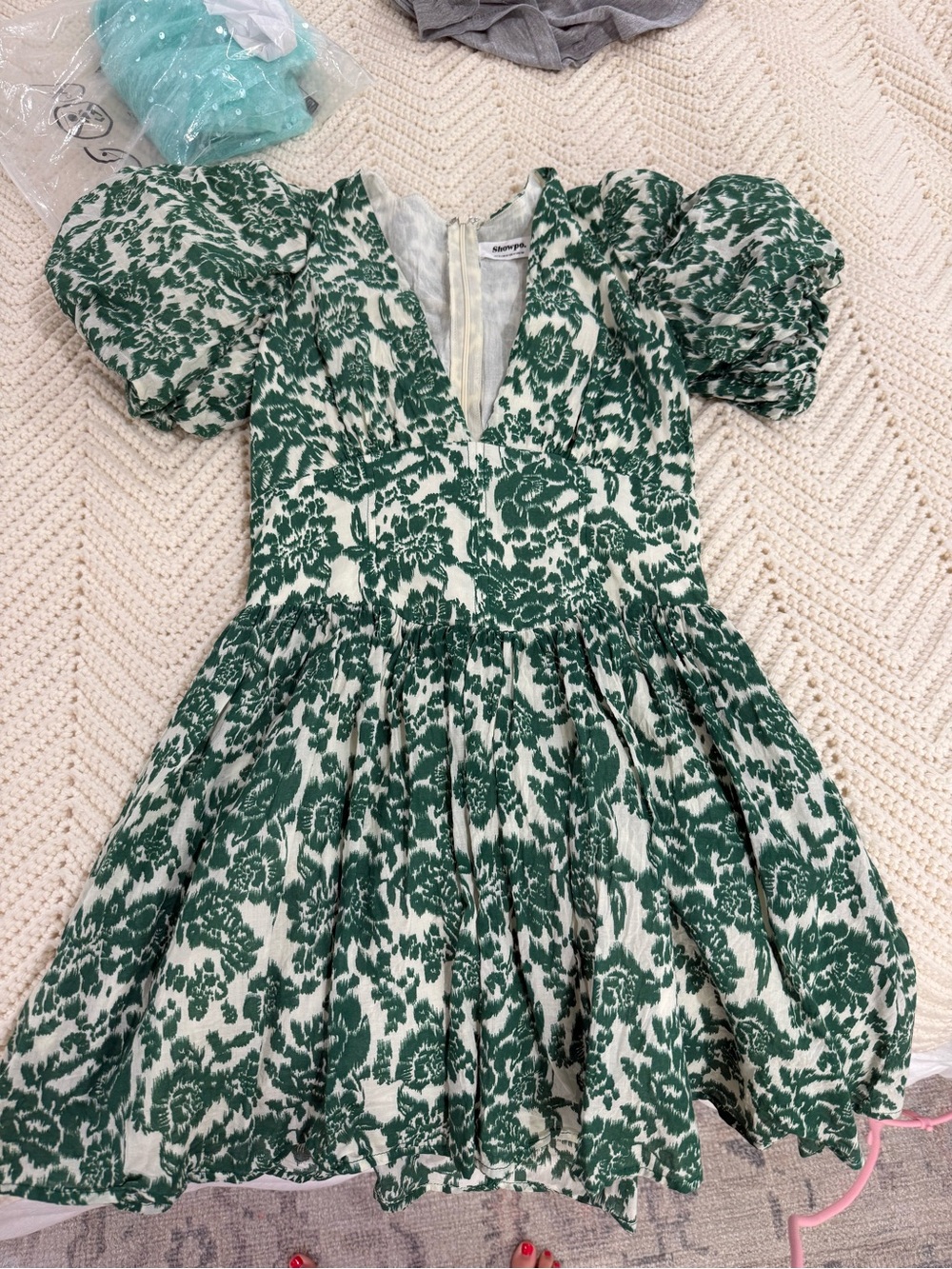Showpo Green Floral Puff-Sleeve V-Neck Dress